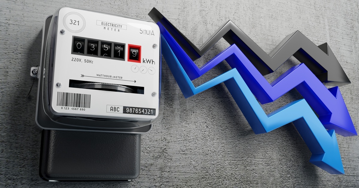 An electricity meter next to an illustration of three jagged arrows pointing downward, indicating a drop in energy bills.