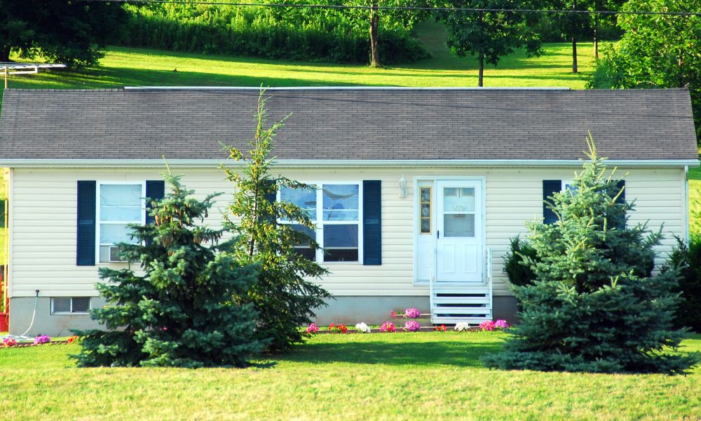 5 Tips for Doing a Deep Clean of Your Storm Door